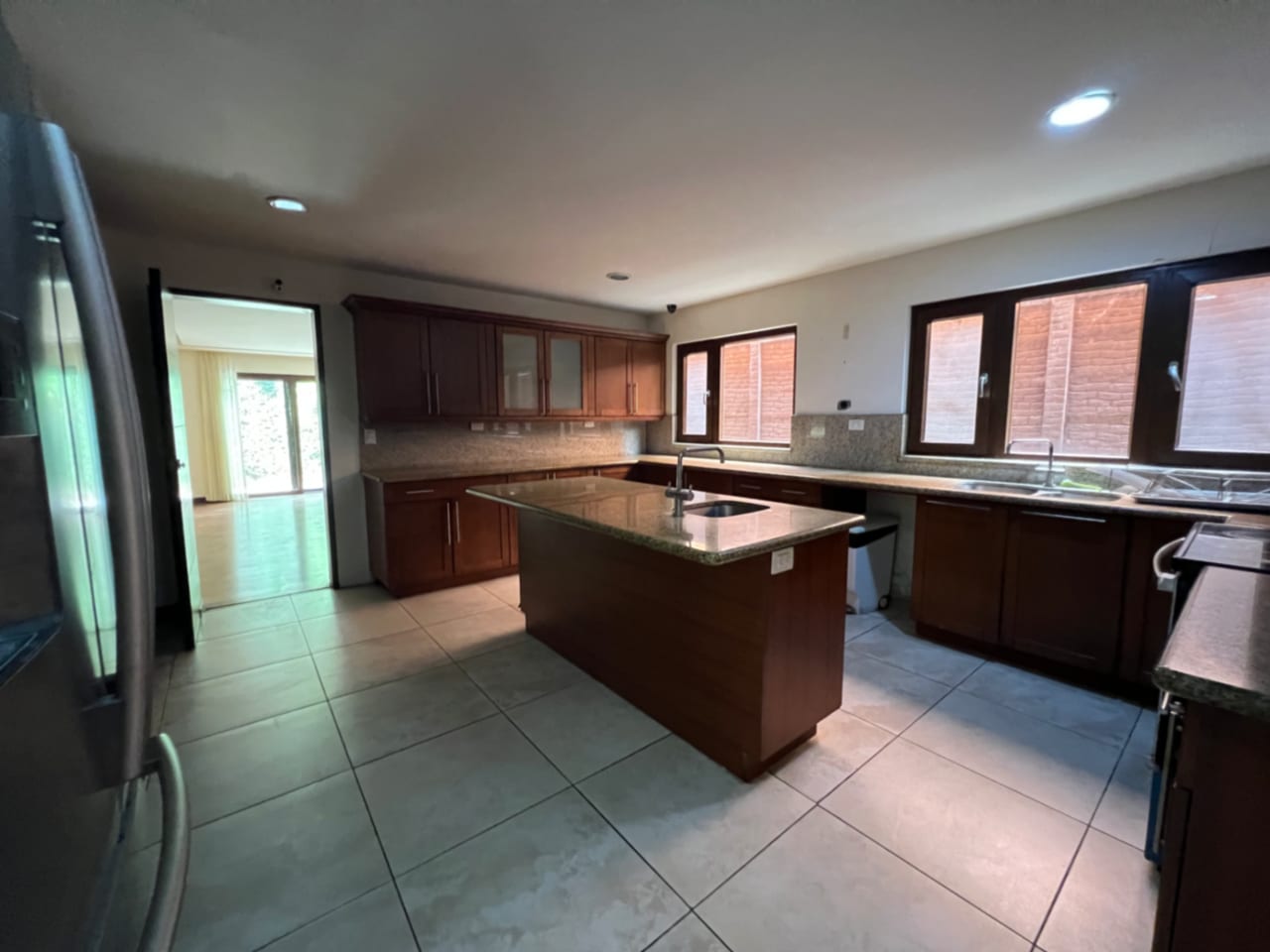 Casa Renta Condominio Exclusivo la Joya Zona 10, 430 MTS2, 4 Dormitorios $4,500 Dólares Más Iva — Casa en Alquiler en Zona 10, Guatemala, Ciudad — foto 4 de 17