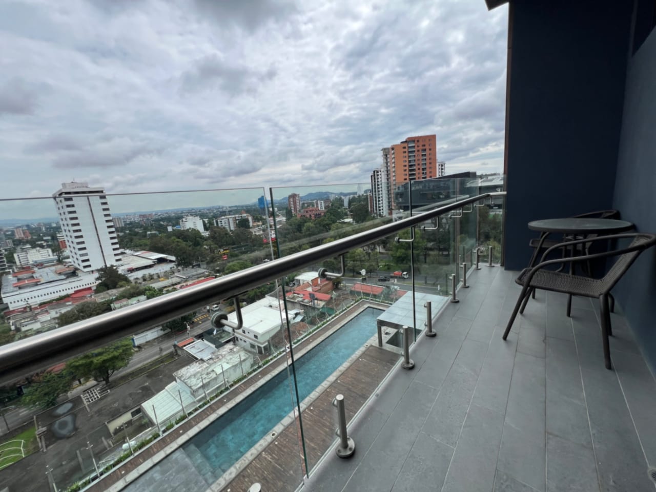 Apartamento Renta Zona 15 Vista Hermosa 2, Edificio Vhista , 2 Dormitorios , 2,5 Baños, 135 MTS2 $1,500 Linda Vista (no Se Aceptan Mascotas) — Apartamento en Alquiler en Vista Hermosa II, Zona 15, Guatemala, Ciudad — foto 7 de 16