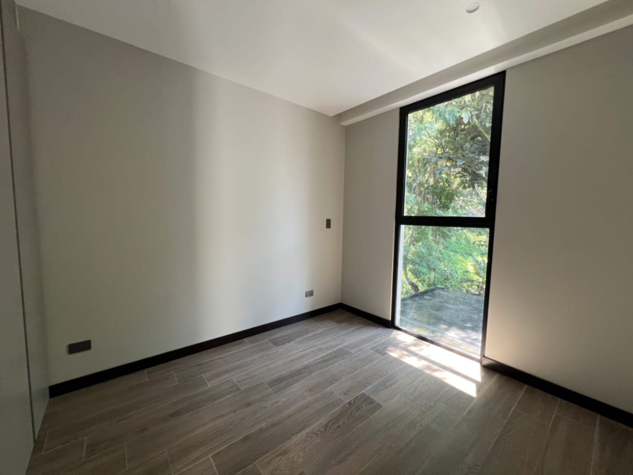 Casa Nueva Renta, KM 9 CAES Frente a Hotel Hilton Subiendo CAES, 285 MTS2 3 Dormitoios $2,300 — Casa en Alquiler en Carretera a El Salvador, Guatemala, Ciudad — foto 4 de 7