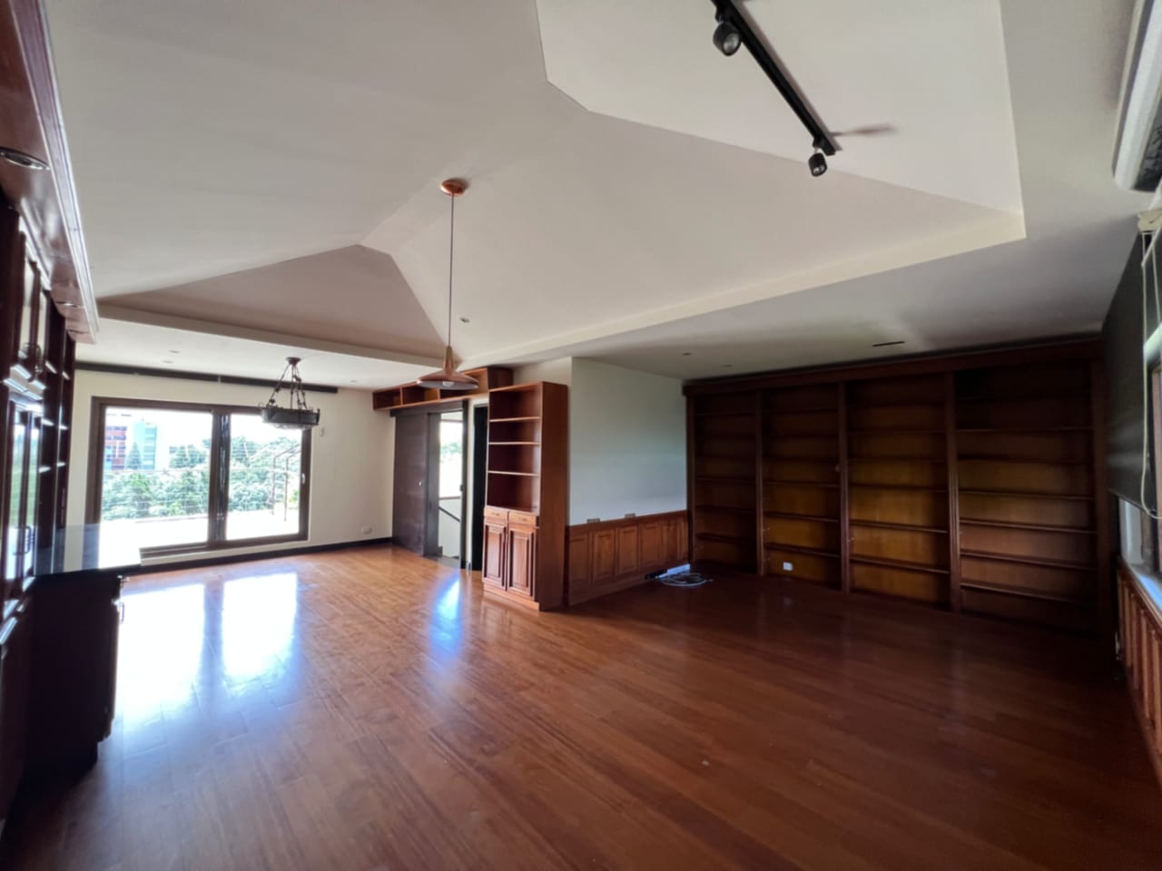 Casa Renta Condominio Exclusivo la Joya Zona 10, 430 MTS2, 4 Dormitorios $4,500 Dólares Más Iva — Casa en Alquiler en Zona 10, Guatemala, Ciudad — foto 3 de 17