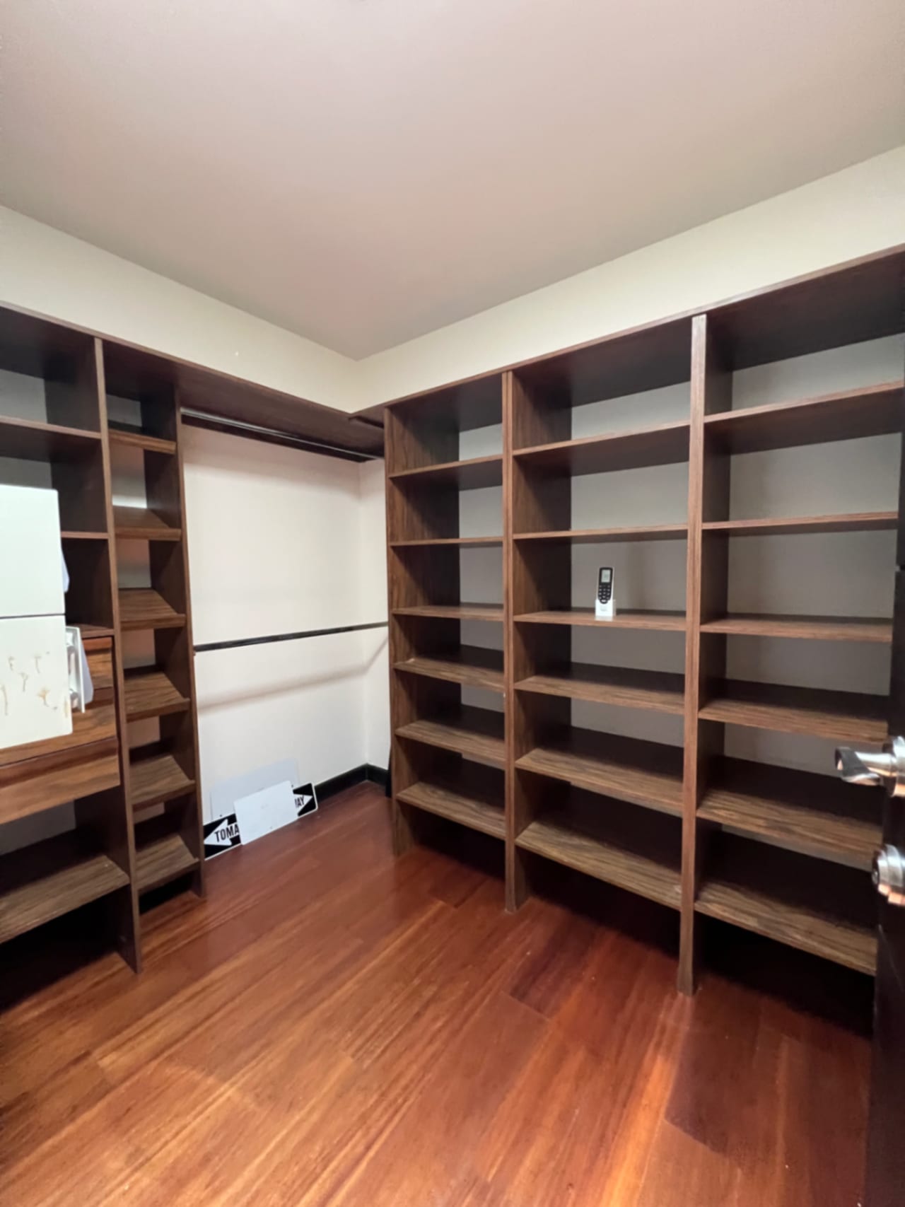 Casa Renta Condominio Exclusivo la Joya Zona 10, 430 MTS2, 4 Dormitorios $4,500 Dólares Más Iva — Casa en Alquiler en Zona 10, Guatemala, Ciudad — foto 11 de 17