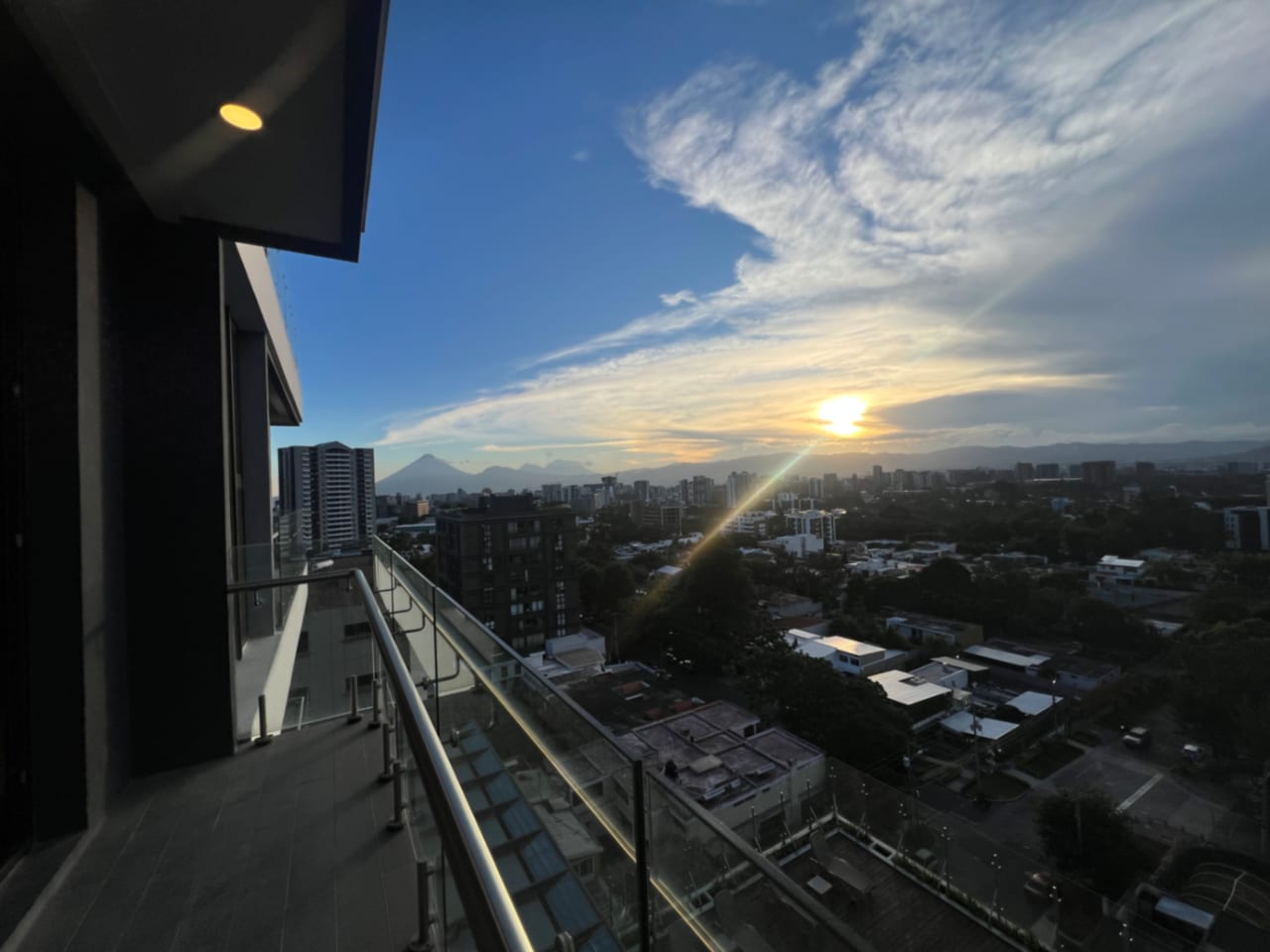 Apartamento Renta Zona 15 Vista Hermosa 2, Edificio Vhista , 2 Dormitorios , 2,5 Baños, 135 MTS2 $1,500 Linda Vista (no Se Aceptan Mascotas) — Apartamento en Alquiler en Vista Hermosa II, Zona 15, Guatemala, Ciudad — foto 4 de 16