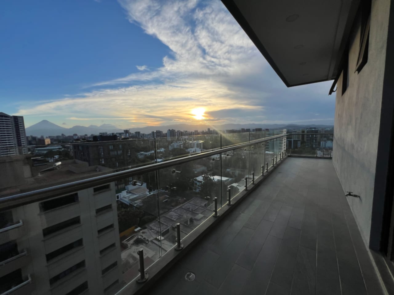 Apartamento Renta Zona 15 Vista Hermosa 2, Edificio Vhista , 2 Dormitorios , 2,5 Baños, 135 MTS2 $1,500 Linda Vista (no Se Aceptan Mascotas) — Apartamento en Alquiler en Vista Hermosa II, Zona 15, Guatemala, Ciudad — foto 3 de 16