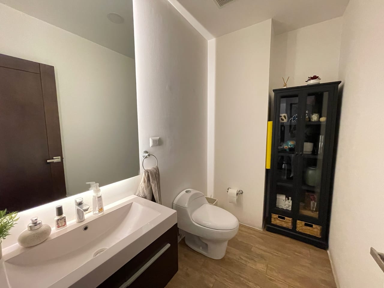 Venta Apartamento Zona 15 VH2 117 MTS2 Apto + 2 Parqueos y Bodega — Apartamento en Venta en Álbero 15, Zona 15, Guatemala, Ciudad — foto 9 de 12