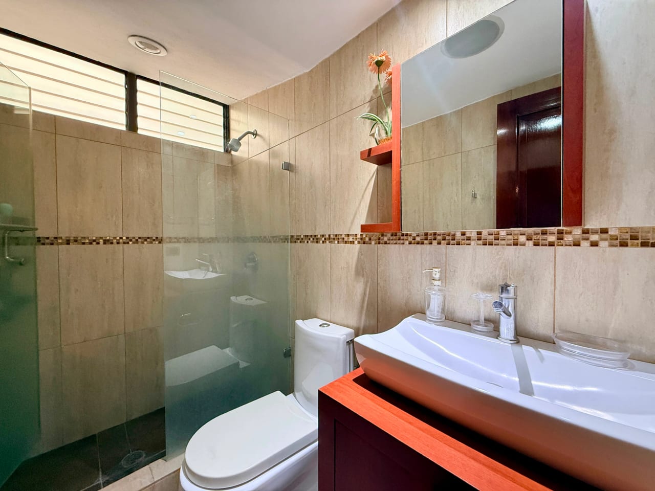Vendo apartamento en Moradas del Acueducto zona 10 — Apartamento en Venta en Zona 10, Guatemala, Ciudad — foto 15 de 17