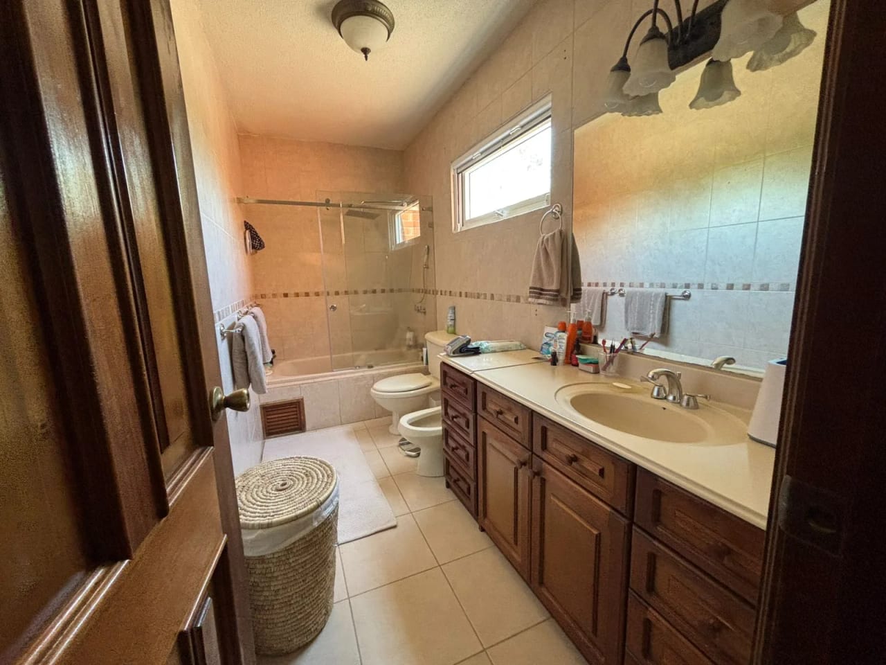 Vendo casa en Colinas de Cstel km 20 Fraijanes — Casa en Venta en Carretera a El Salvador, Guatemala, Ciudad — foto 2 de 17