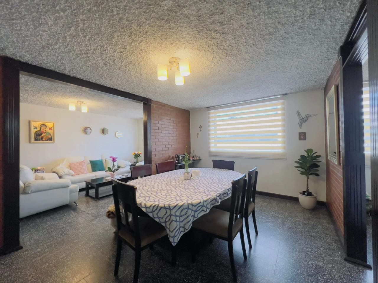 Vendo casa dentro de garita en Santa Rita 2 zona 2 de Mixco — Casa en Venta en Zona 2 Mixco, Guatemala, Ciudad — foto 3 de 16