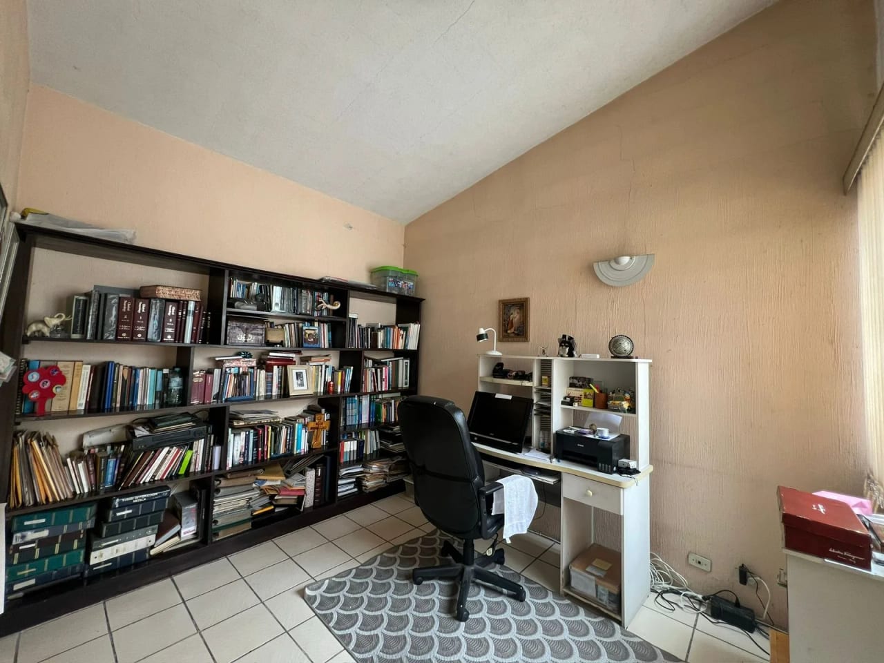 Vendo casa dentro de garita en Santa Rita 2 zona 2 de Mixco — Casa en Venta en Zona 2 Mixco, Guatemala, Ciudad — foto 11 de 16