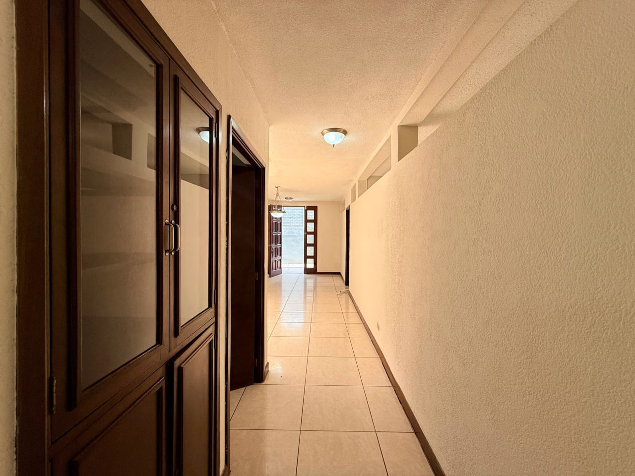 Vendo casa dentro de garita en zona 10 — Casa en Venta en Zona 10, Guatemala, Ciudad — foto 17 de 17