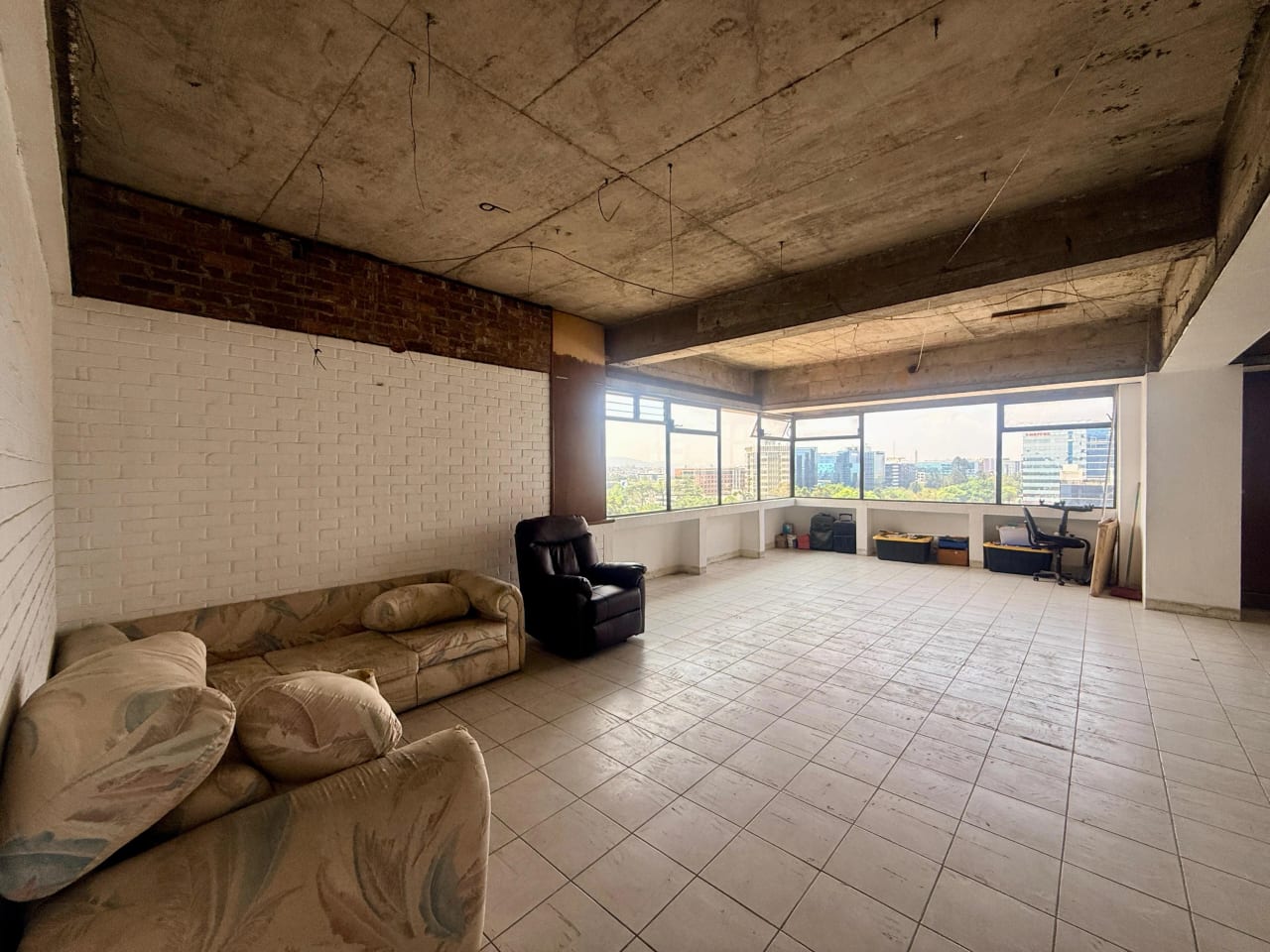 Vendo oficina en edifcio Refroma Montufar zona 10 — Oficina en Venta en Zona 10, Guatemala, Ciudad — foto 7 de 7