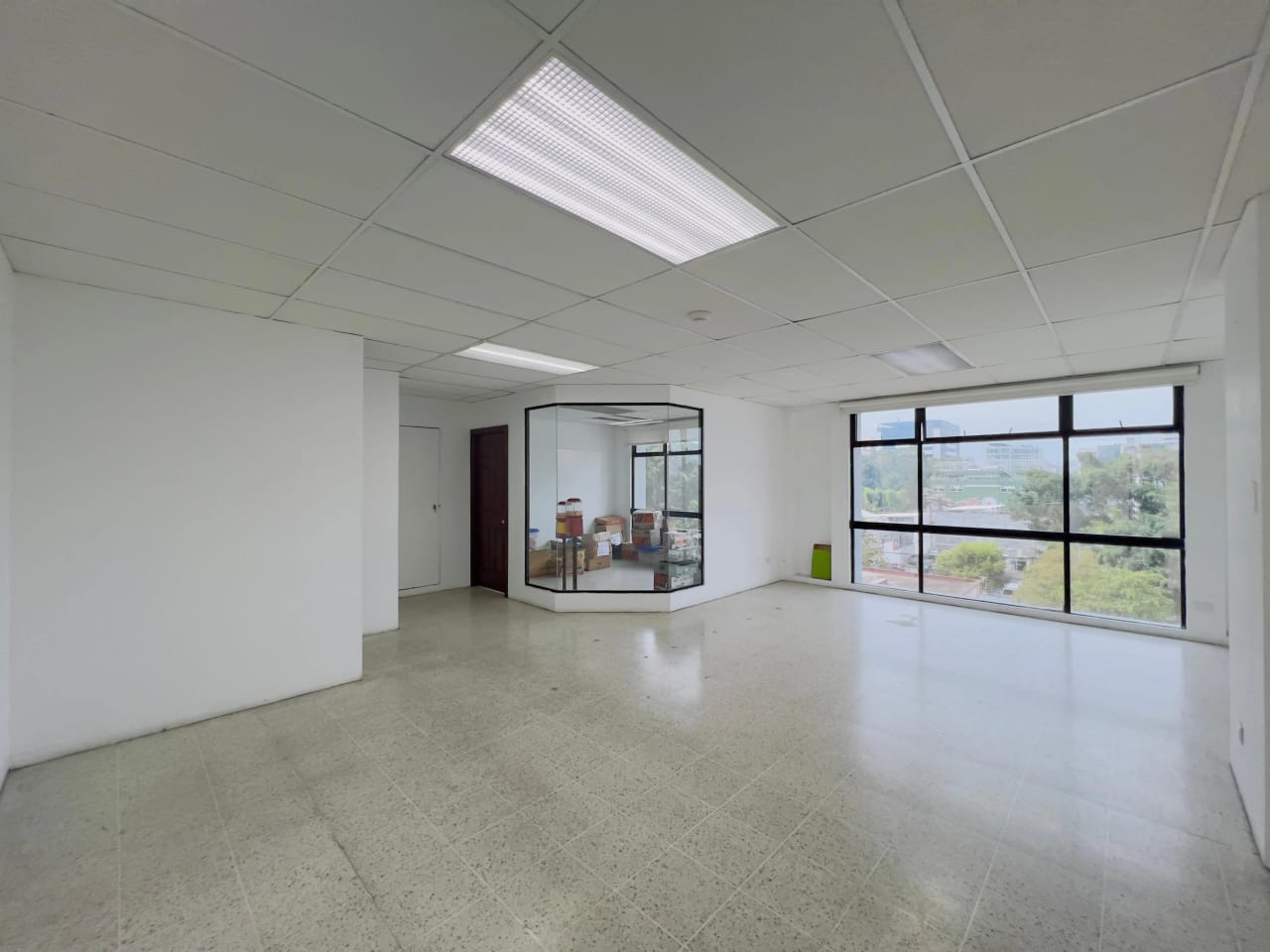 Vendo oficina en edificio Plaza Corporativa Reforma zona 9 — Oficina en Venta en Zona 9, Guatemala, Ciudad — foto 2 de 9