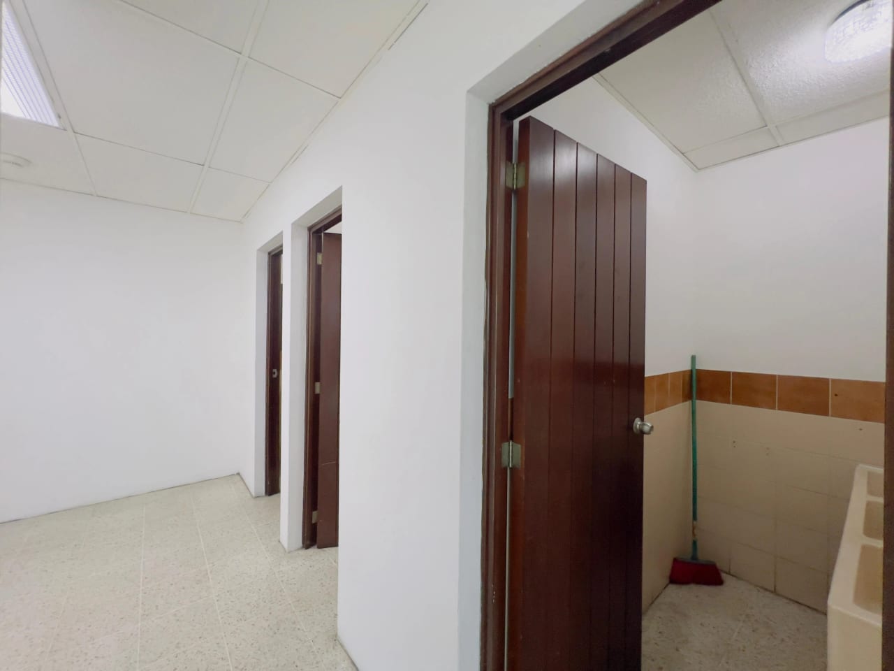 Vendo oficina en edificio Plaza Corporativa Reforma zona 9 — Oficina en Venta en Zona 9, Guatemala, Ciudad — foto 4 de 9