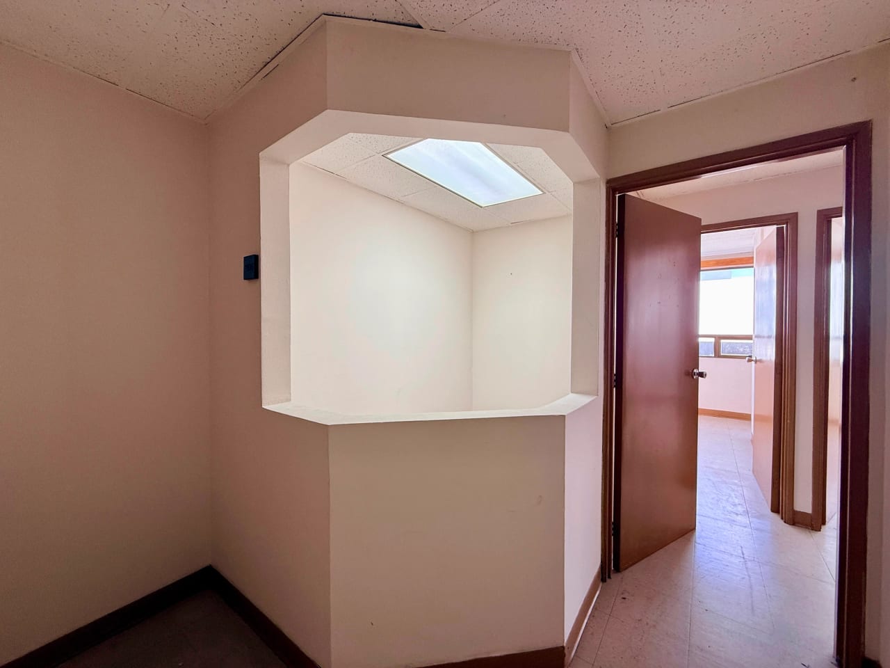Clinica en venta en edificio Santa Clara zona 10 — Clínica en Venta en Zona 10, Guatemala, Ciudad — foto 8 de 13