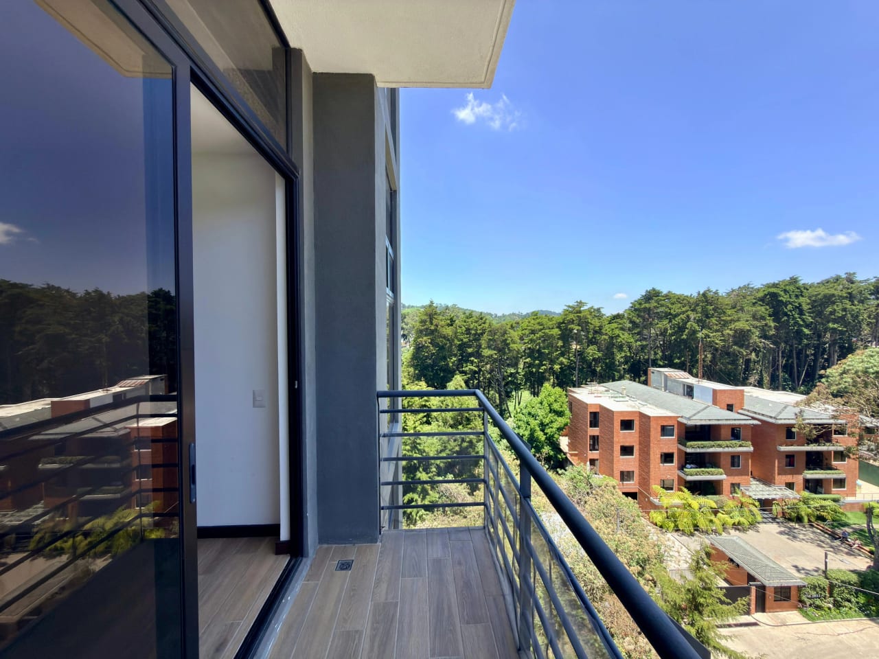 Apartamento en venta en O2 km 14.5 Carretera Salvador — Apartamento en Venta en Carretera a El Salvador, Guatemala, Ciudad — foto 1 de 16