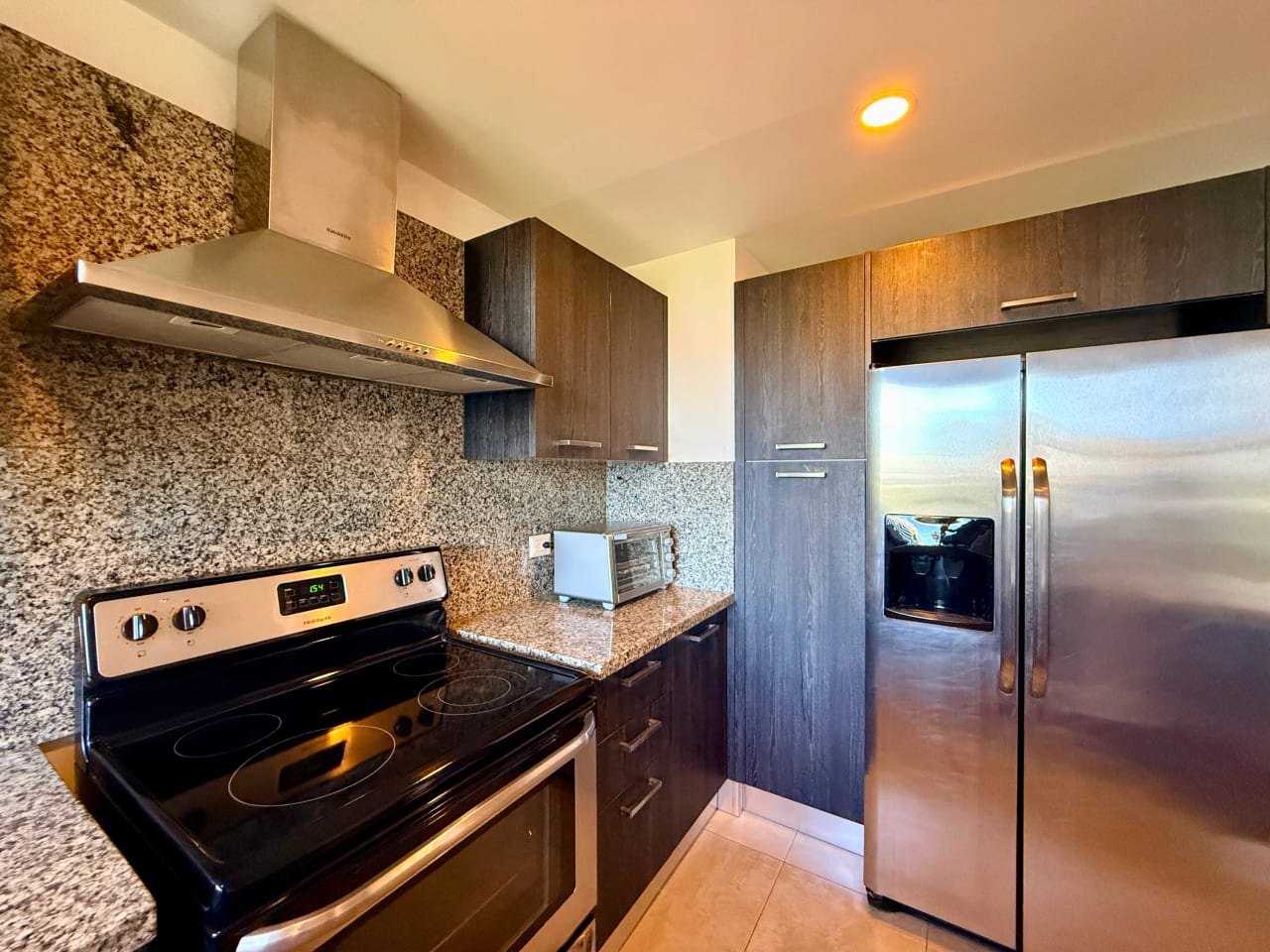 Apartamento amueblado en alquiler en Santa Sofia zona 10 — Apartamento en Alquiler en Zona 10, Guatemala, Ciudad — foto 13 de 17