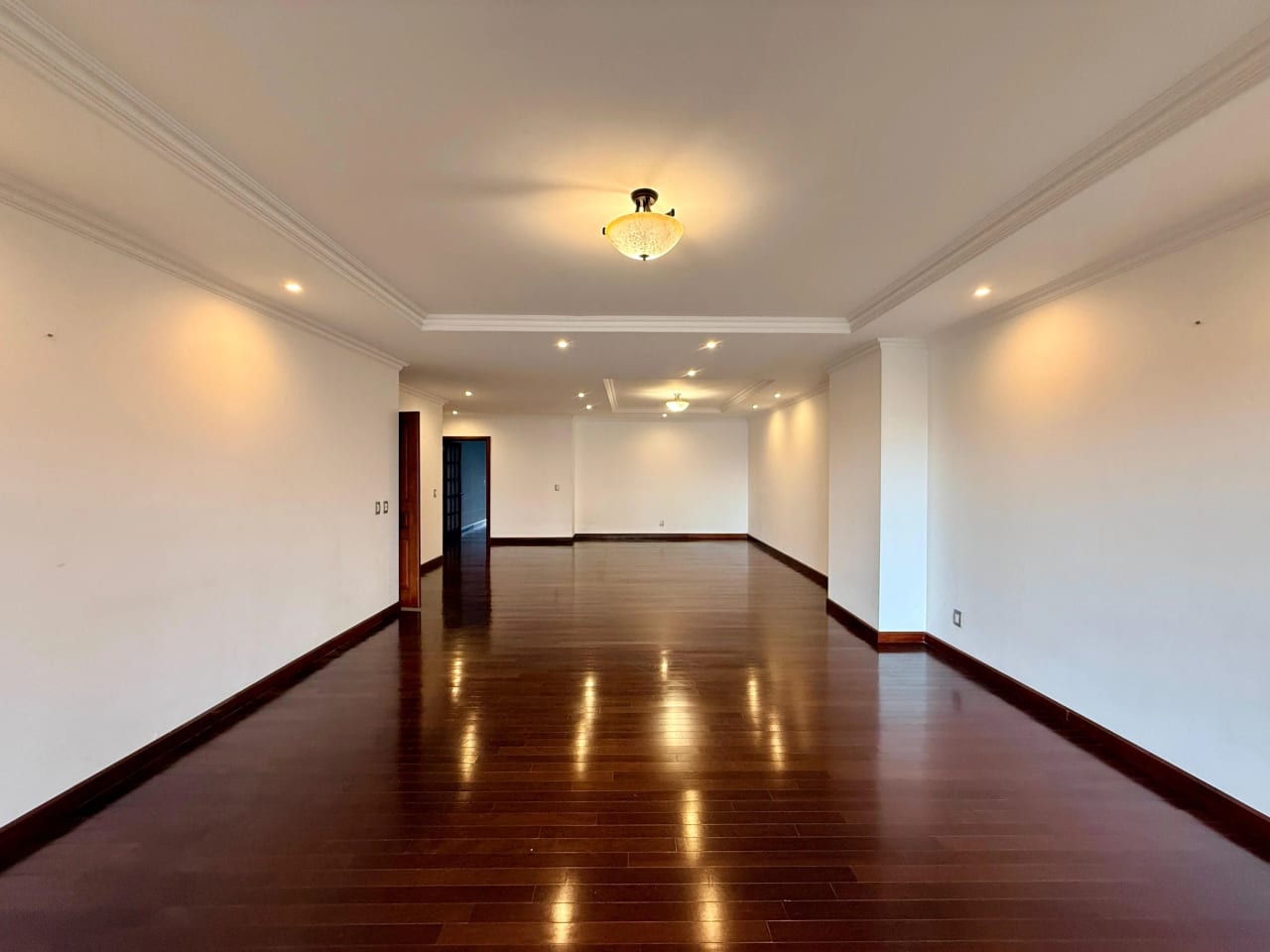 Apartamento en alquiler en Tadeus zona 14 — Apartamento en Alquiler en Zona 14, Guatemala, Ciudad — foto 2 de 13