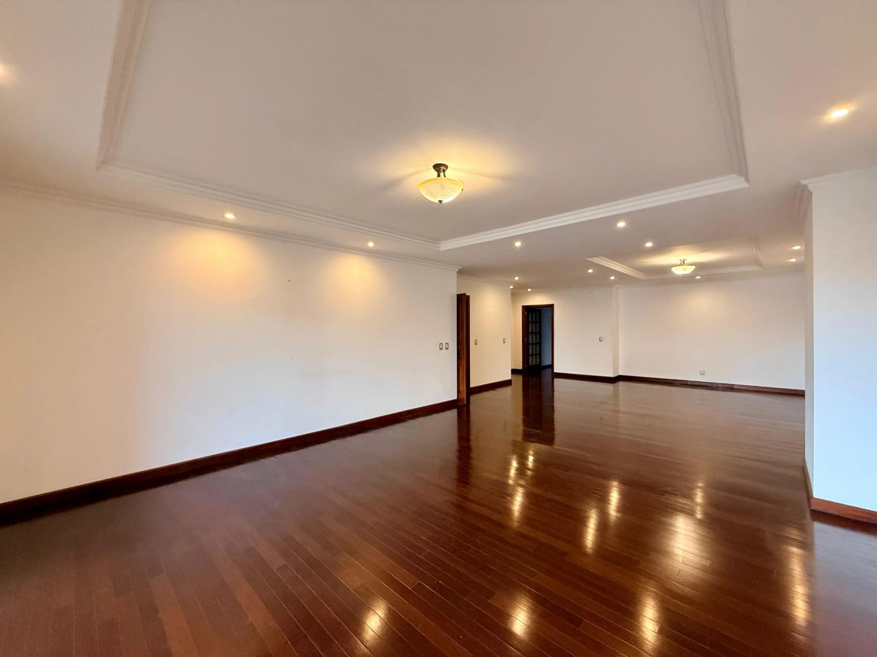 Apartamento en alquiler en Tadeus zona 14 — Apartamento en Alquiler en Zona 14, Guatemala, Ciudad — foto 3 de 13