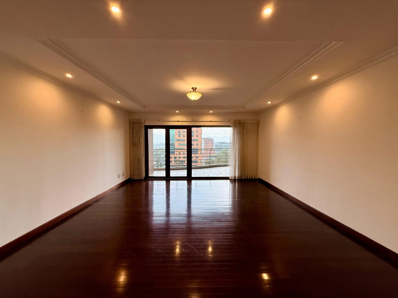 Apartamento en alquiler en Tadeus zona 14 — Apartamento en Alquiler en Zona 14, Guatemala, Ciudad — foto 6 de 13