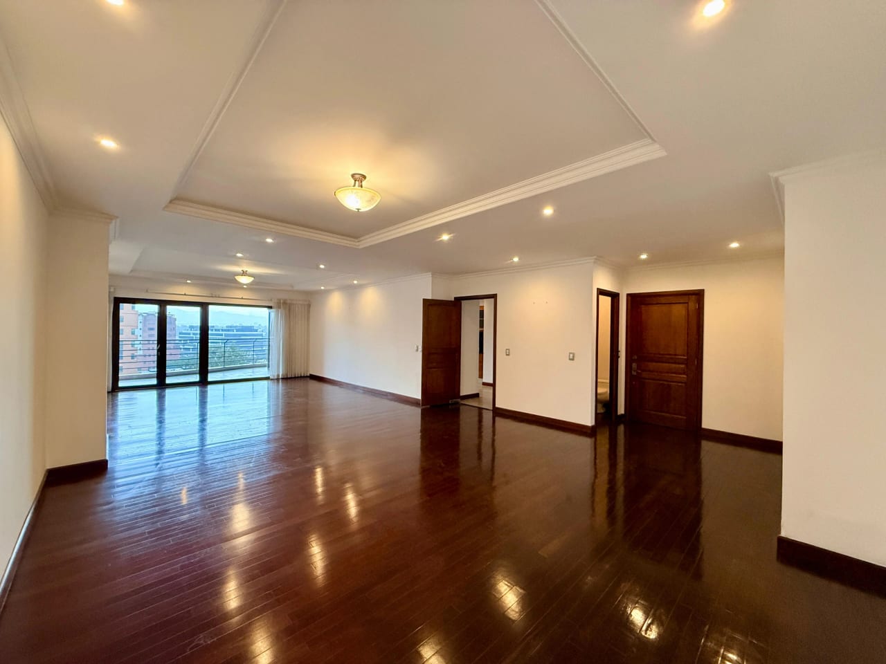 Apartamento en alquiler en Tadeus zona 14 — Apartamento en Alquiler en Zona 14, Guatemala, Ciudad — foto 7 de 13