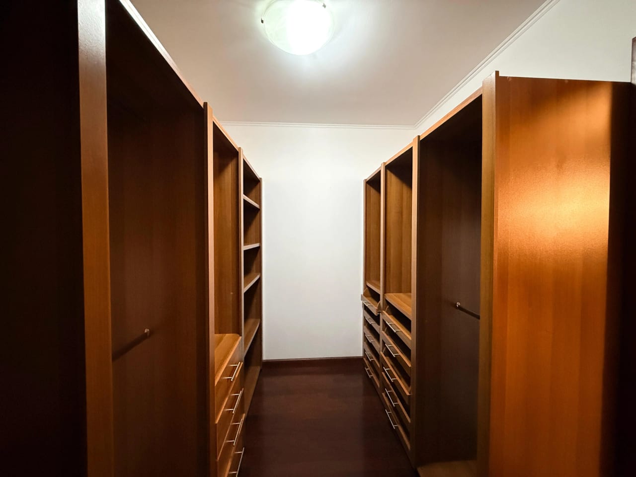 Apartamento en alquiler en Tadeus zona 14 — Apartamento en Alquiler en Zona 14, Guatemala, Ciudad — foto 9 de 13