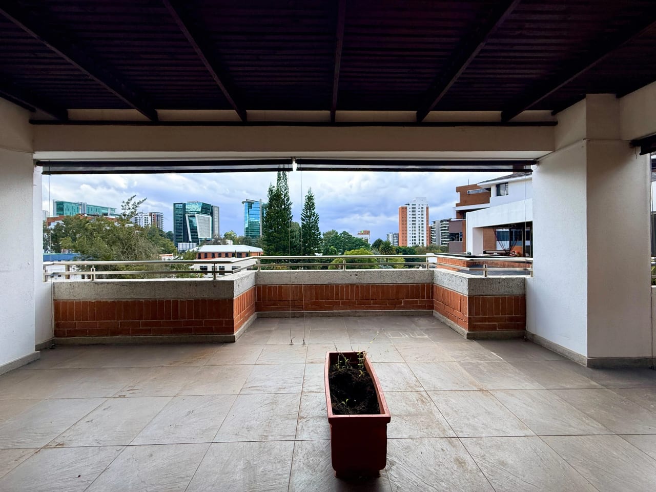 Amplio apartamento en alquiler en Verdino zona 15 — Apartamento en Alquiler en Zona 15, Guatemala, Ciudad — foto 5 de 17