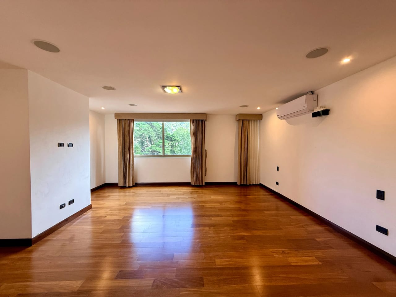 Amplio apartamento en alquiler en Verdino zona 15 — Apartamento en Alquiler en Zona 15, Guatemala, Ciudad — foto 12 de 17