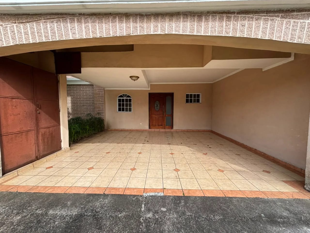 Casa en alquiler en condominio Santa Anita 2 Carretera Salvador — Casa en Alquiler en Carretera a El Salvador, Guatemala, Ciudad — foto 1 de 17