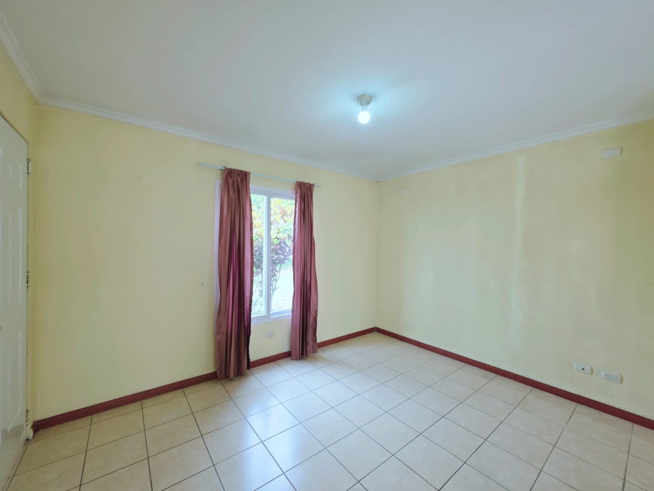 Casa en Venta en Hacienda de Las Flores Villa Nueva — Casa en Venta en Villa Nueva, Guatemala, Ciudad — foto 2 de 9