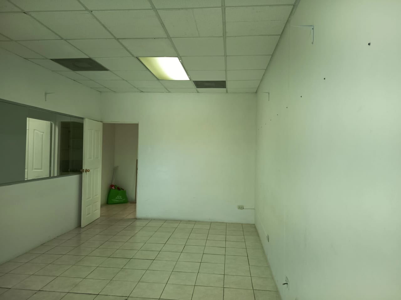 Oficina en Venta y/o renta en Zona 10 Zona Pradera — Oficina en Venta en Zona 10, Guatemala, Ciudad — foto 6 de 8