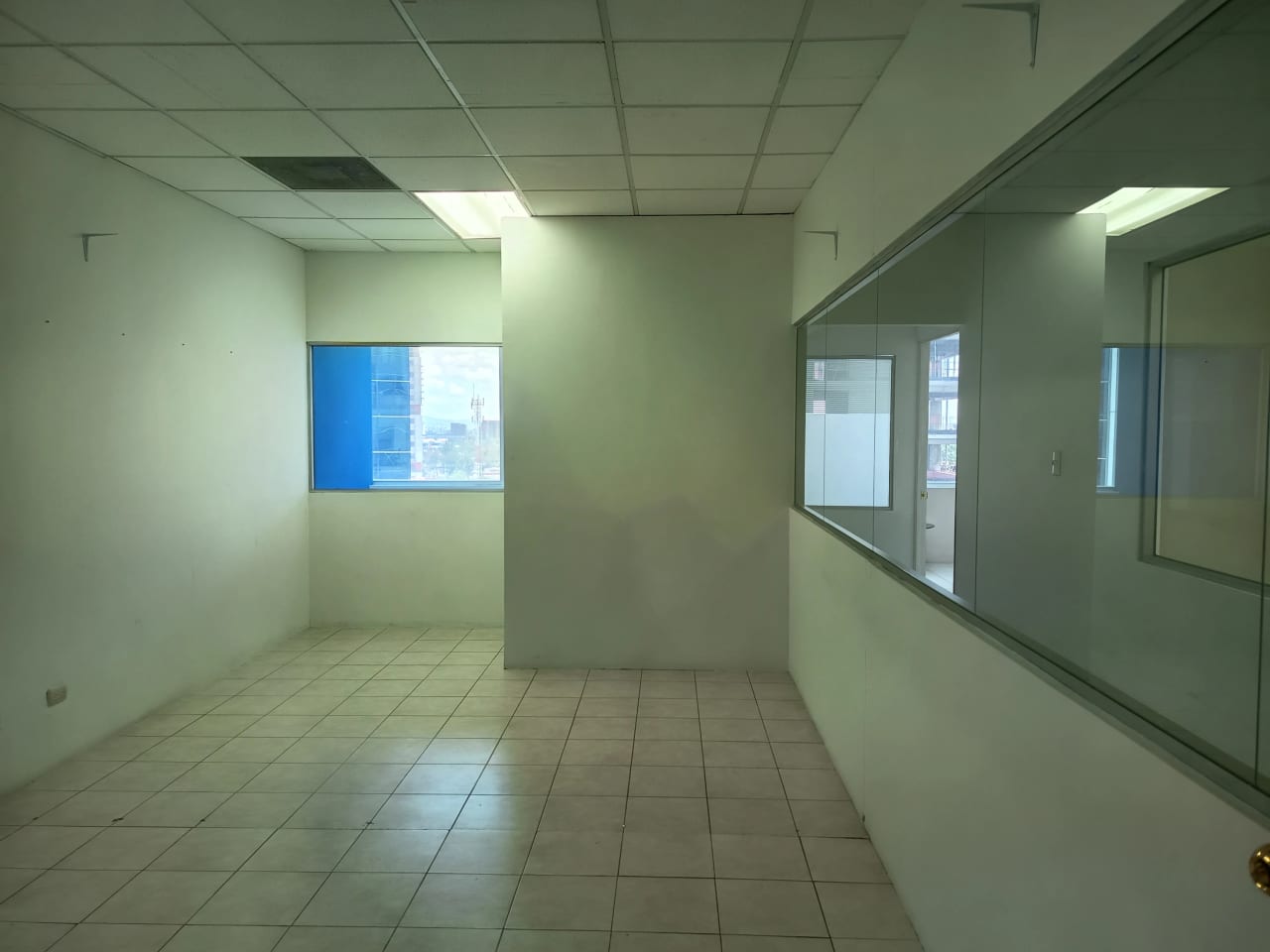 Oficina en Venta y/o renta en Zona 10 Zona Pradera — Oficina en Venta en Zona 10, Guatemala, Ciudad — foto 7 de 8