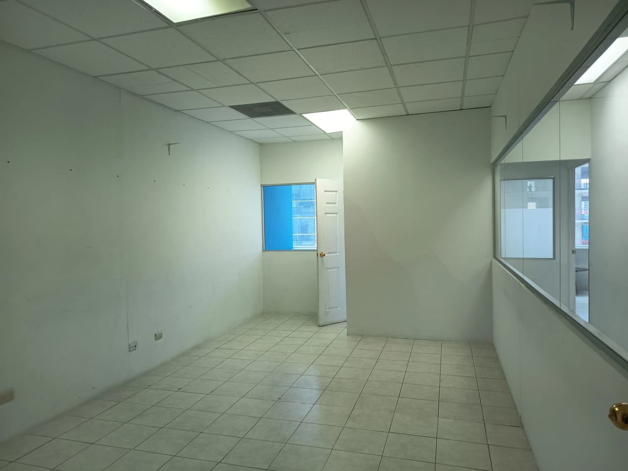 Oficina en Venta y/o renta en Zona 10 Zona Pradera — Oficina en Venta en Zona 10, Guatemala, Ciudad — foto 1 de 8