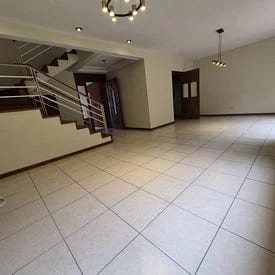 Casa en renta en Kanajuyu zona 16 — Casa en Alquiler en Zona 16, Guatemala, Ciudad — foto 1 de 12
