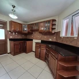 Casa en renta en Kanajuyu zona 16 — Casa en Alquiler en Zona 16, Guatemala, Ciudad — foto 7 de 12