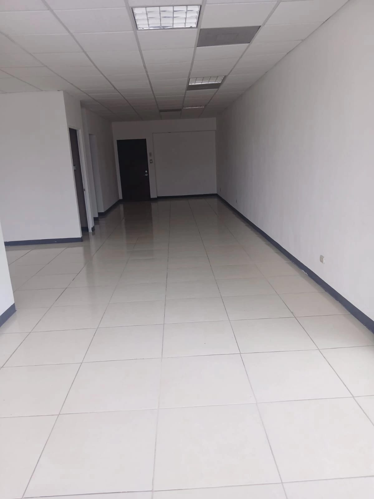 Oficina en renta Edificio en zona 10 — Oficina en Alquiler en Zona 10, Guatemala, Ciudad — foto 1 de 6