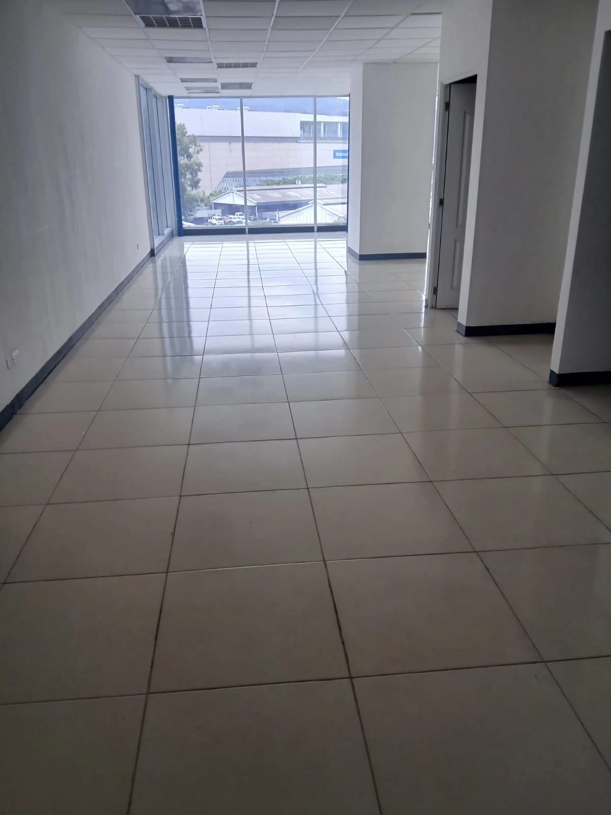 Oficina en renta Edificio en zona 10 — Oficina en Alquiler en Zona 10, Guatemala, Ciudad — foto 6 de 6