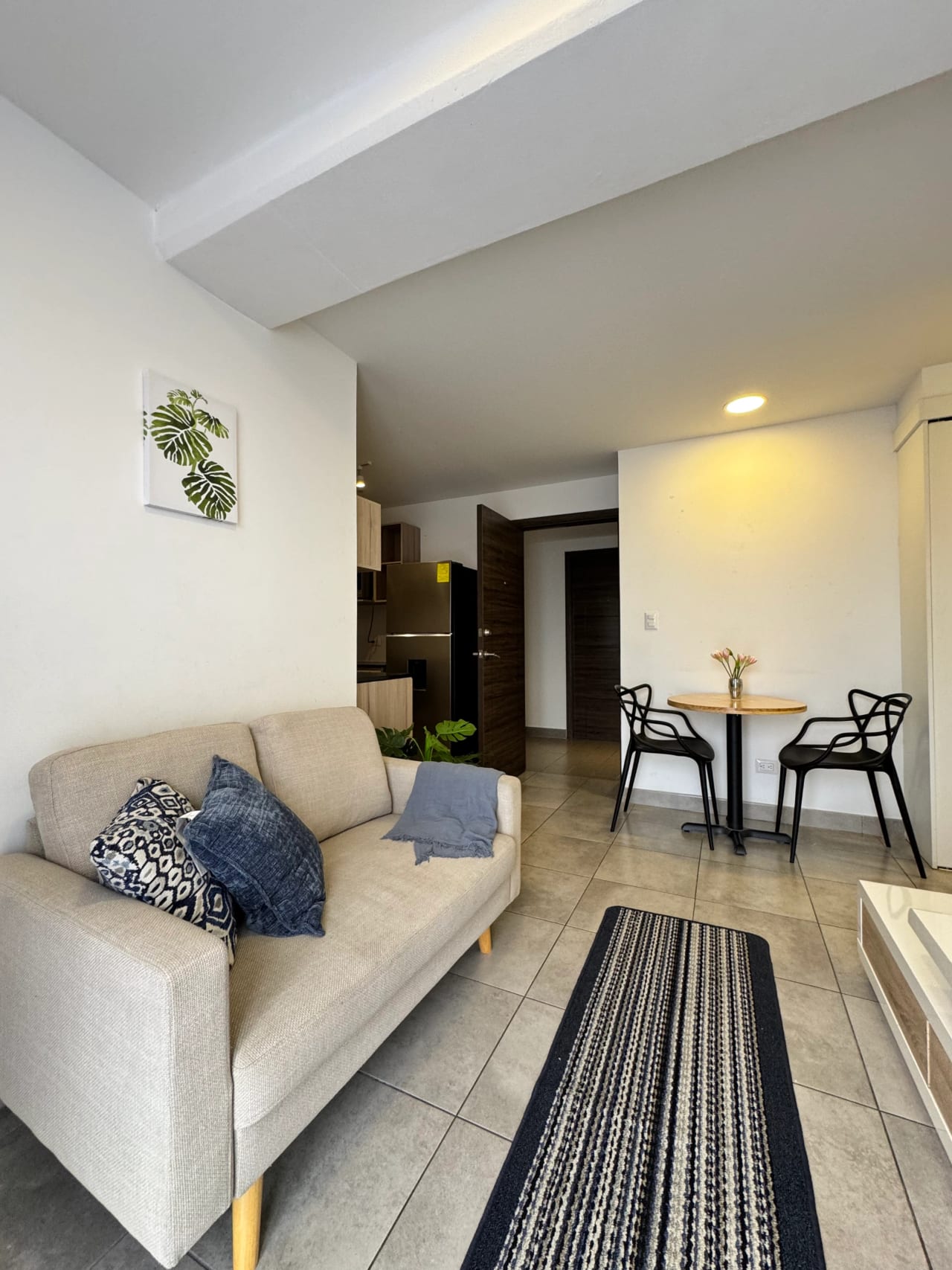 Apartamento Amueblado En Renta Zona 10 Fiamene — Apartamento en Alquiler en Zona 10, Guatemala, Ciudad — foto 8 de 10