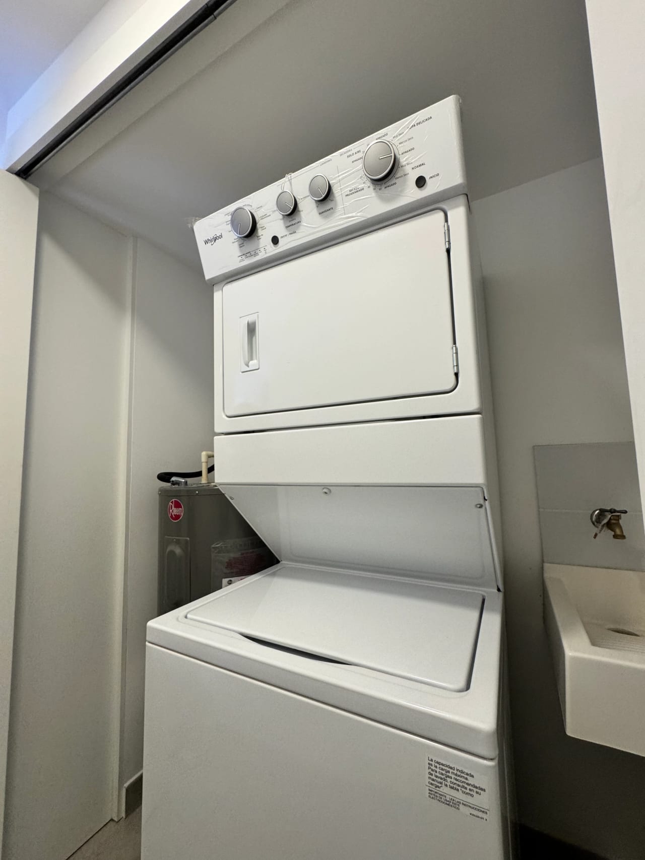 Apartamento Amueblado En Renta Zona 10 Fiamene — Apartamento en Alquiler en Zona 10, Guatemala, Ciudad — foto 10 de 10
