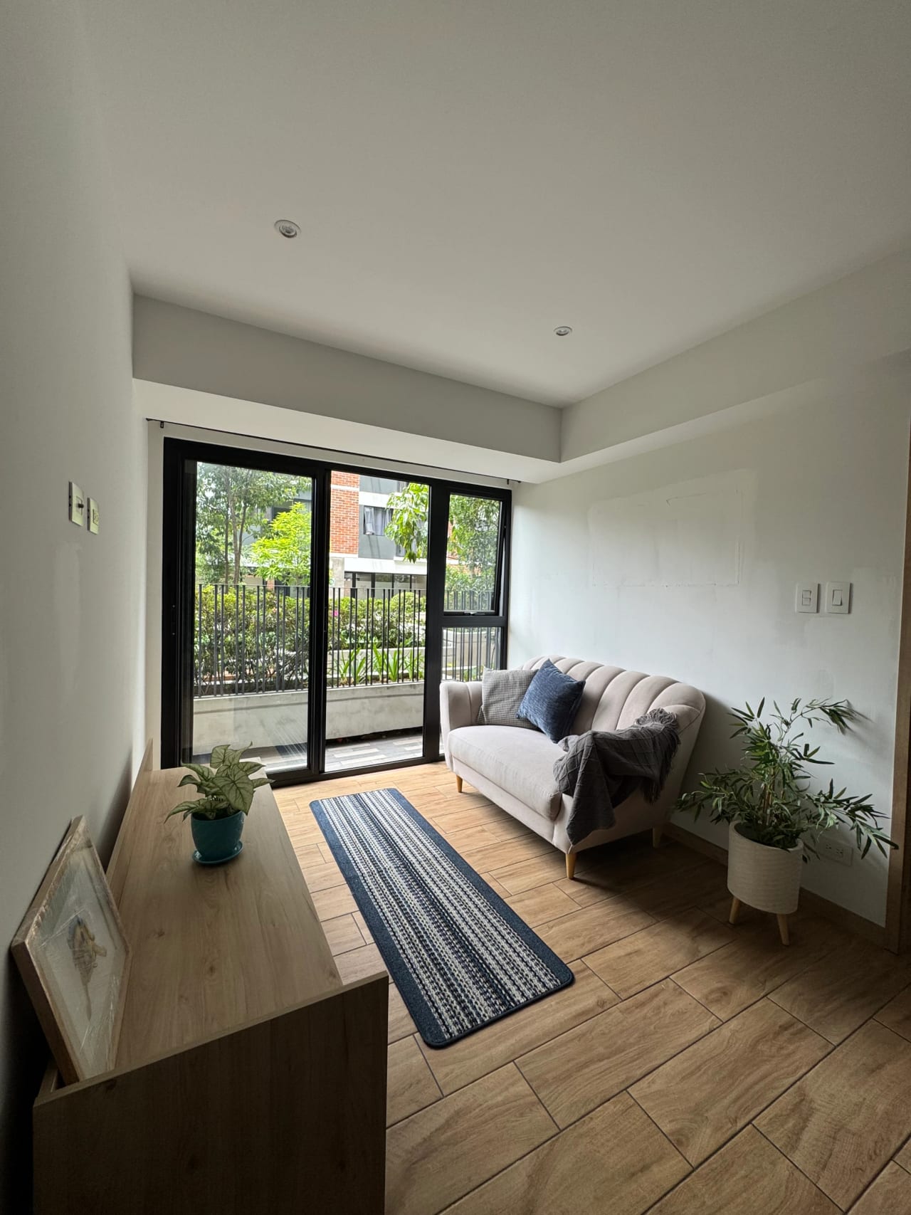 Apartamento Amueblado en Renta Zona 9 Cendana — Apartamento en Alquiler en Zona 9, Guatemala, Ciudad — foto 1 de 7