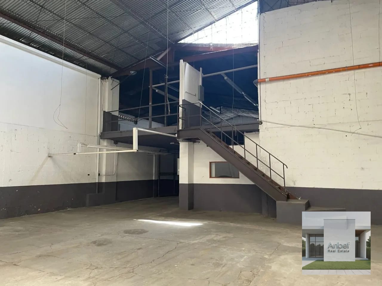 BODEGA en Alquiler en Cotio Z2 de Mixco, a 3 cuadras de la Roosevelt — Bodega / Ofibodega en Alquiler en Zona 2 Mixco, Guatemala, Ciudad — foto 3 de 6