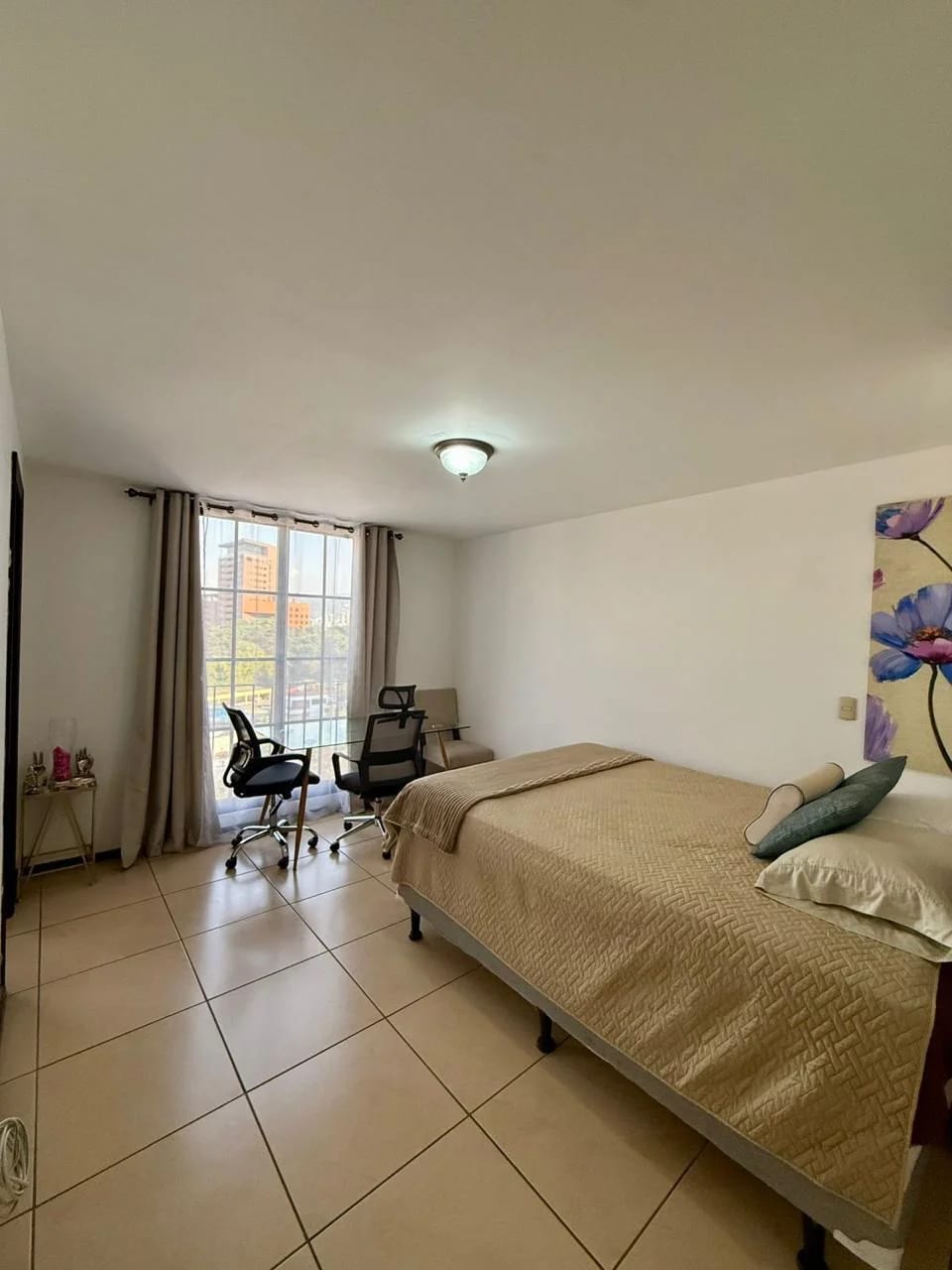 Apartamento amueblado en renta Zona 10 - La Madeleine — Apartamento en Alquiler en Zona 10, Guatemala, Ciudad — foto 13 de 15