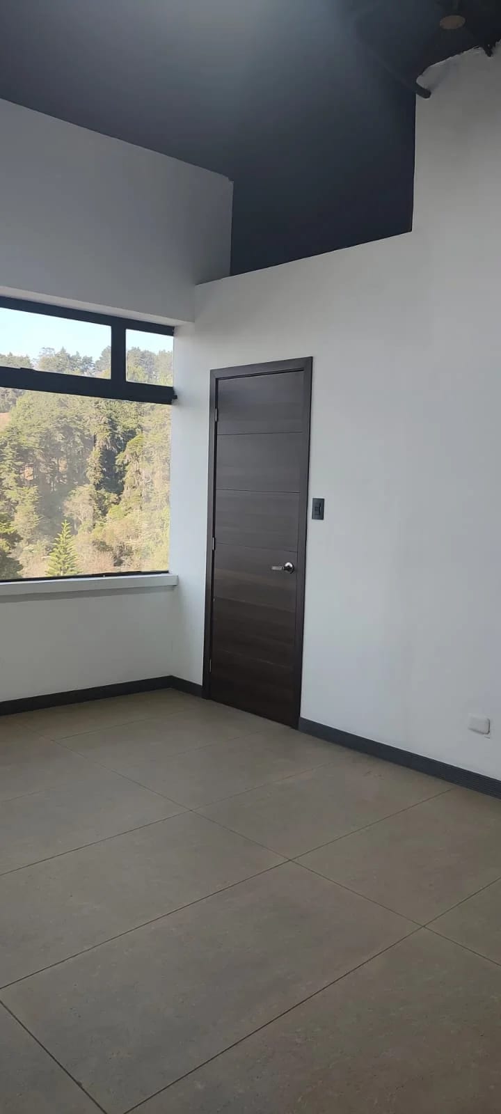 Moderna oficina en venta - Muxbal — Oficina en Venta en Muxbal, Guatemala, Ciudad — foto 9 de 10