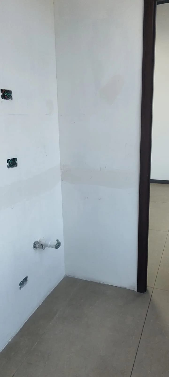 Moderna oficina en venta - Muxbal — Oficina en Venta en Muxbal, Guatemala, Ciudad — foto 3 de 10