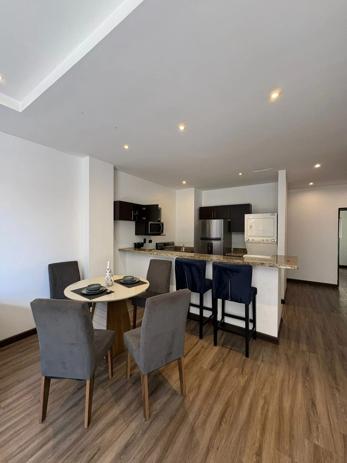 Apartamento en Alquiler / Venta Edificio Mirabella, Km. 9.5 CES — Apartamento en Venta en Carretera a El Salvador, Guatemala, Ciudad — foto 5 de 15