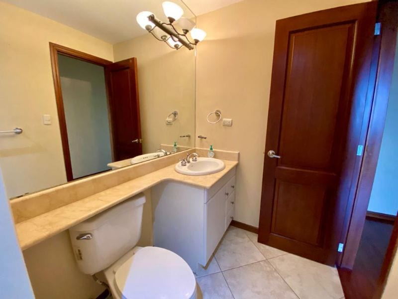 Apartamento en alquiler zona 10, 2 dormitorios + cuarto de servicio — Apartamento en Alquiler en Zona 10, Guatemala, Ciudad — foto 10 de 10