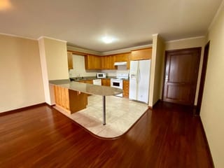 Apartamento en alquiler zona 10, 2 dormitorios + cuarto de servicio — Apartamento en Alquiler en Zona 10, Guatemala, Ciudad — miniatura 3 de 10