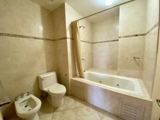 Apartamento en alquiler zona 10, 2 dormitorios + cuarto de servicio — Apartamento en Alquiler en Zona 10, Guatemala, Ciudad — miniatura 5 de 10