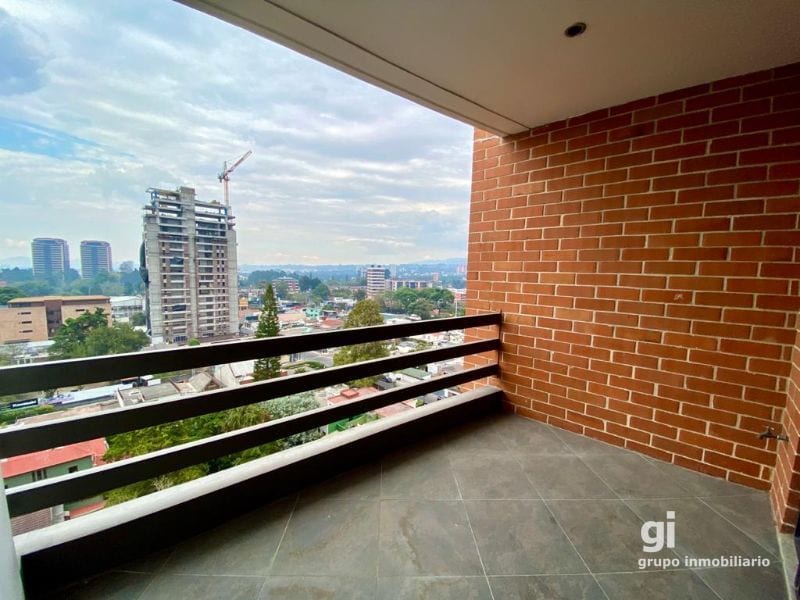 Apartamento en alquiler zona 10, 2 dormitorios + cuarto de servicio — Apartamento en Alquiler en Zona 10, Guatemala, Ciudad — foto 1 de 10