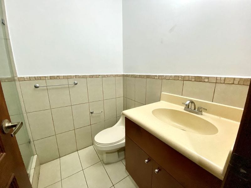 Apartamento en alquiler de 3 hab. en Oakland, Z.10 — Apartamento en Alquiler en Zona 10, Guatemala, Ciudad — foto 6 de 14
