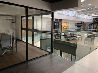 OFICINA CON BALCÓN EN EDIFICIO ASCEND, ZONA 9 — Oficina en Alquiler en Ascend, Zona 9, Guatemala, Ciudad — miniatura 13 de 14