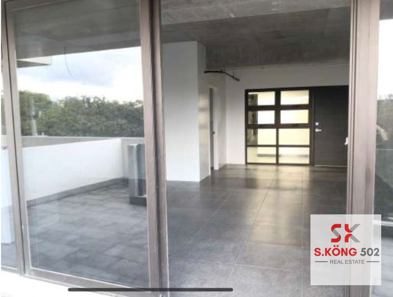 OFICINA CON BALCÓN EN EDIFICIO ASCEND, ZONA 9 — Oficina en Alquiler en Ascend, Zona 9, Guatemala, Ciudad — foto 5 de 14